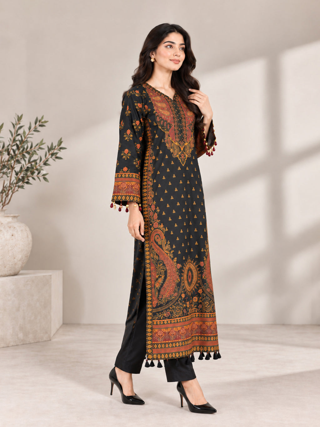 Gul-e-Laila – 2 Piece Soft Khaddar Printed Suit