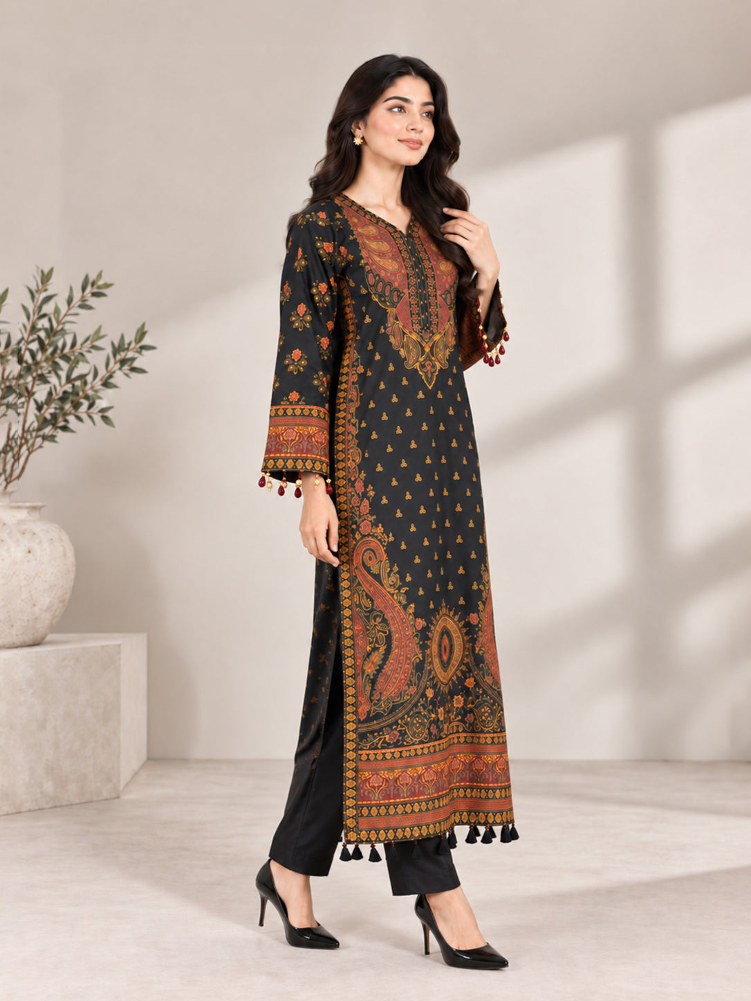 Gul-e-Laila – 2 Piece Soft Khaddar Printed Suit